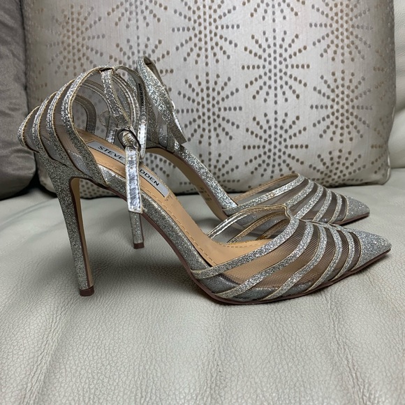 STEVE MADDEN | silver glitter pointed toe heels - Picture 4 of 7